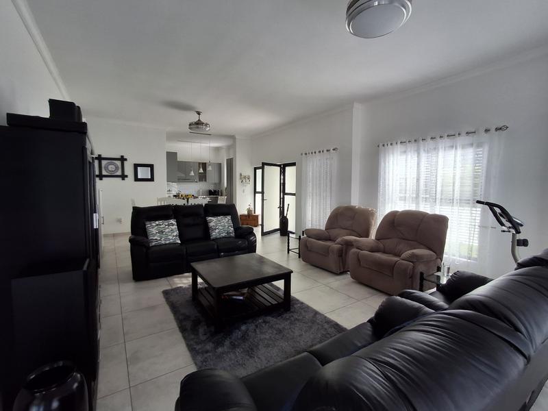 3 Bedroom Property for Sale in Sandy Point Western Cape